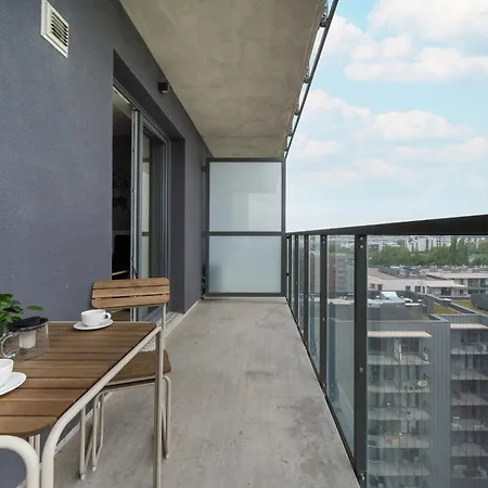 Cosy Studio With The Parking & River View By Renters 아파트