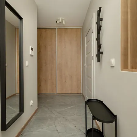 아파트 Cosy Studio With The Parking & River View By Renters